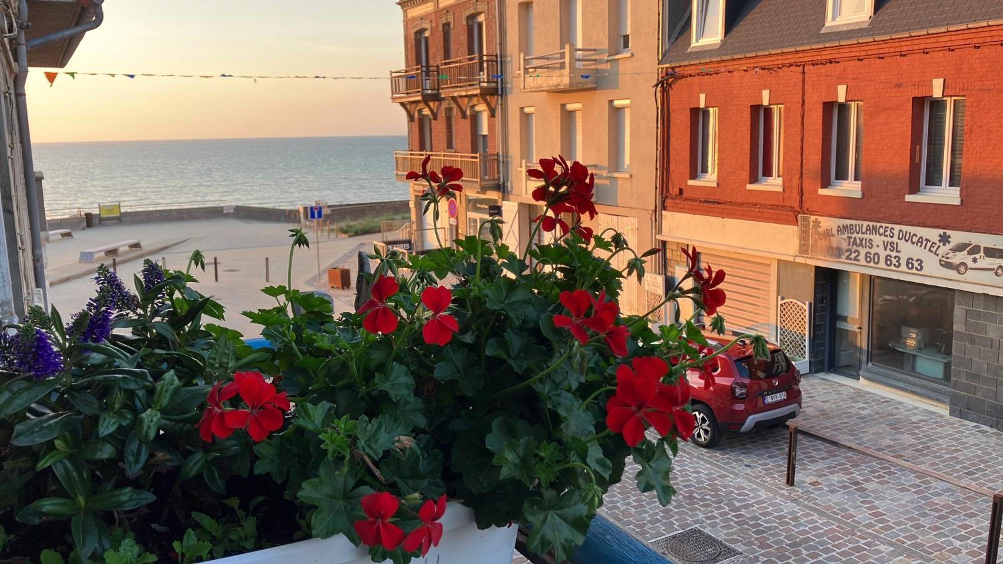 Grand Triplex Vue Mer Centre Du Village أولت المظهر الخارجي الصورة